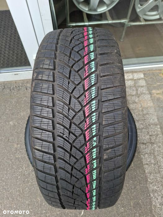 235/45R19 99V Goodyear Ultragrip performance + opona pojedyncza zimowa - 2
