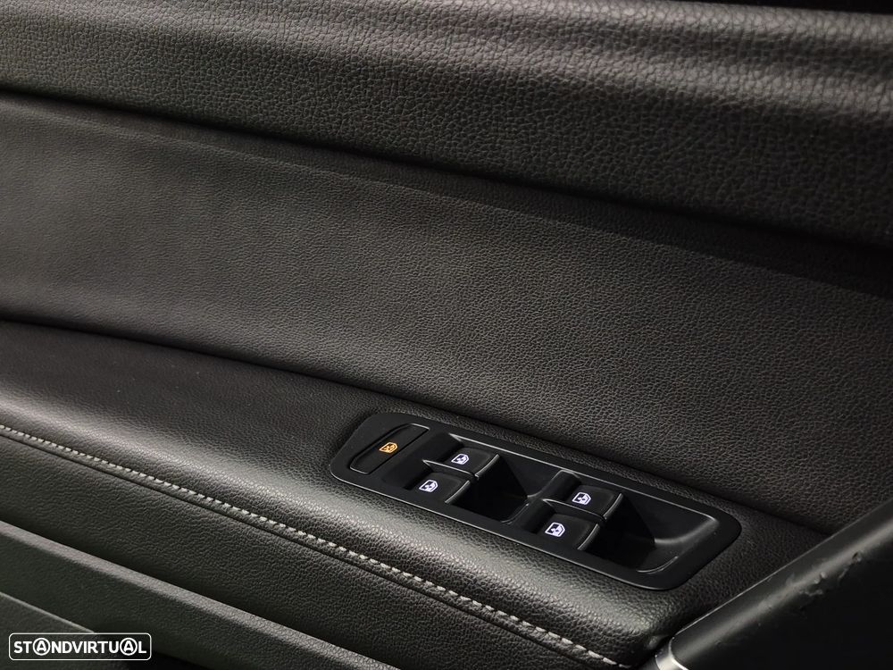 VW Golf Sportsvan 1.6 TDI Highline DSG - 29