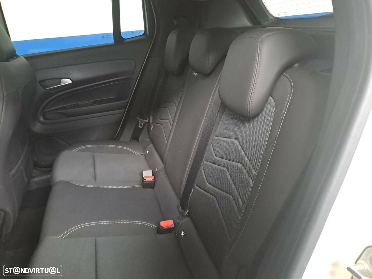 Jeep Avenger - 10