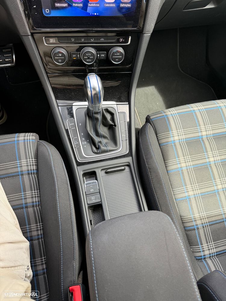 VW Golf 1.4 GTE Plug-in - 13