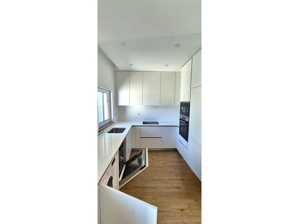 T2+1 a estrear junto à praia de Almograve - Grande imagem: 3/60