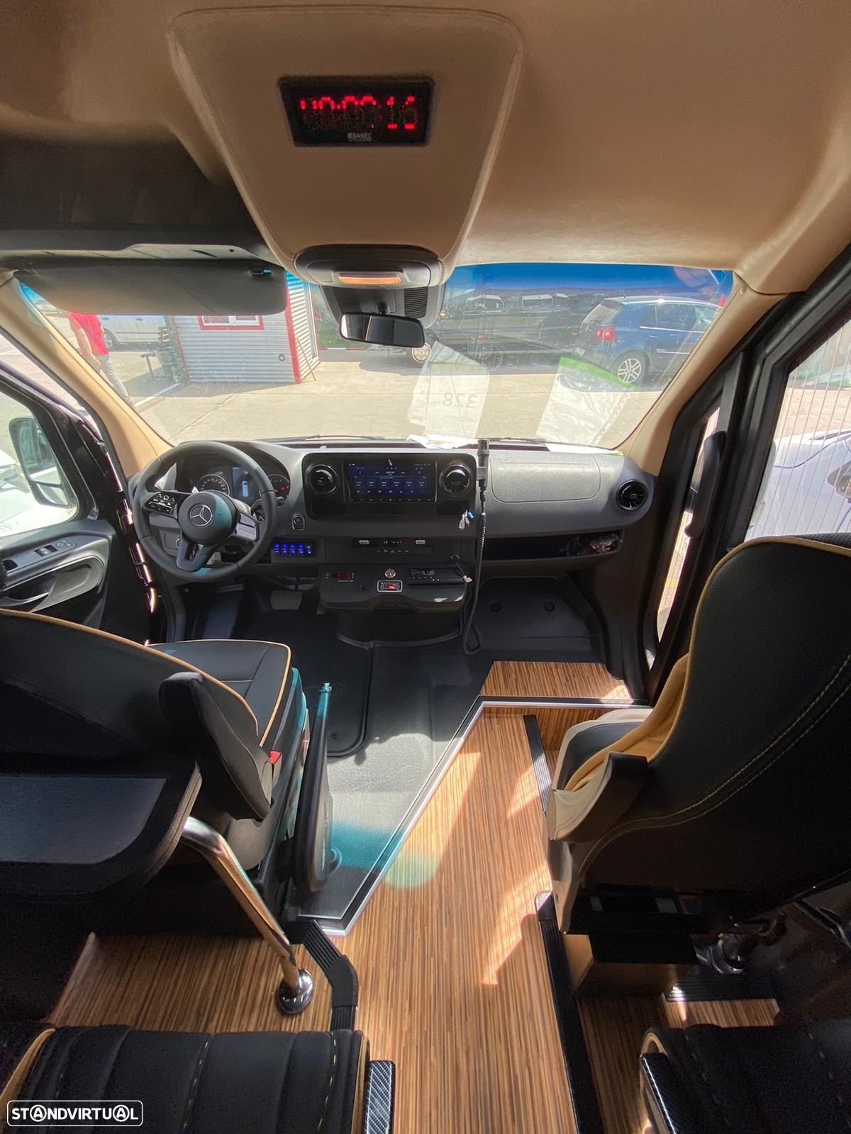 Mercedes Benz Sprinter 519 - 54