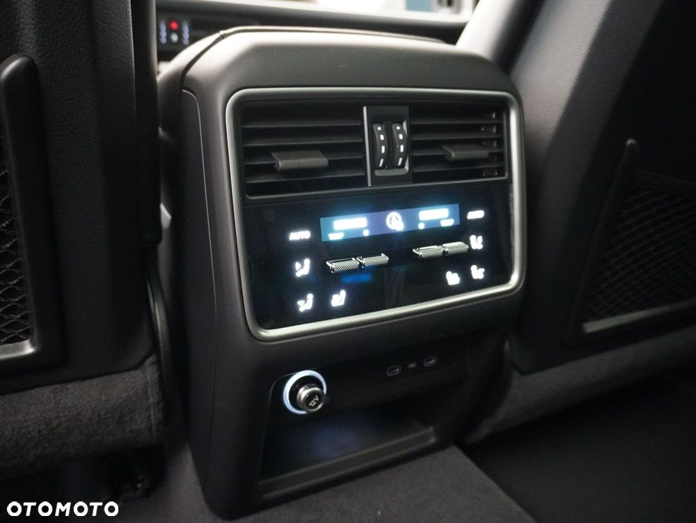 Porsche Cayenne E-Hybrid PHEV Black Edition - 36