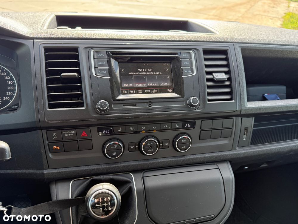 Volkswagen Multivan - 31