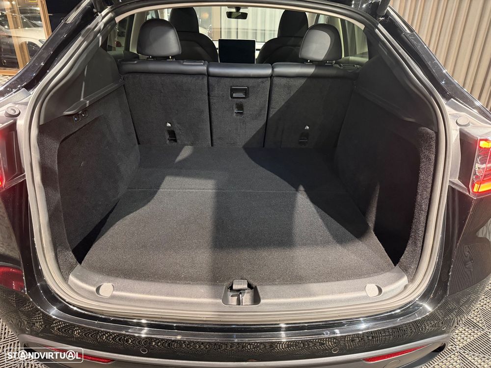 Tesla Model Y Long Range Dual Motor AWD - 27