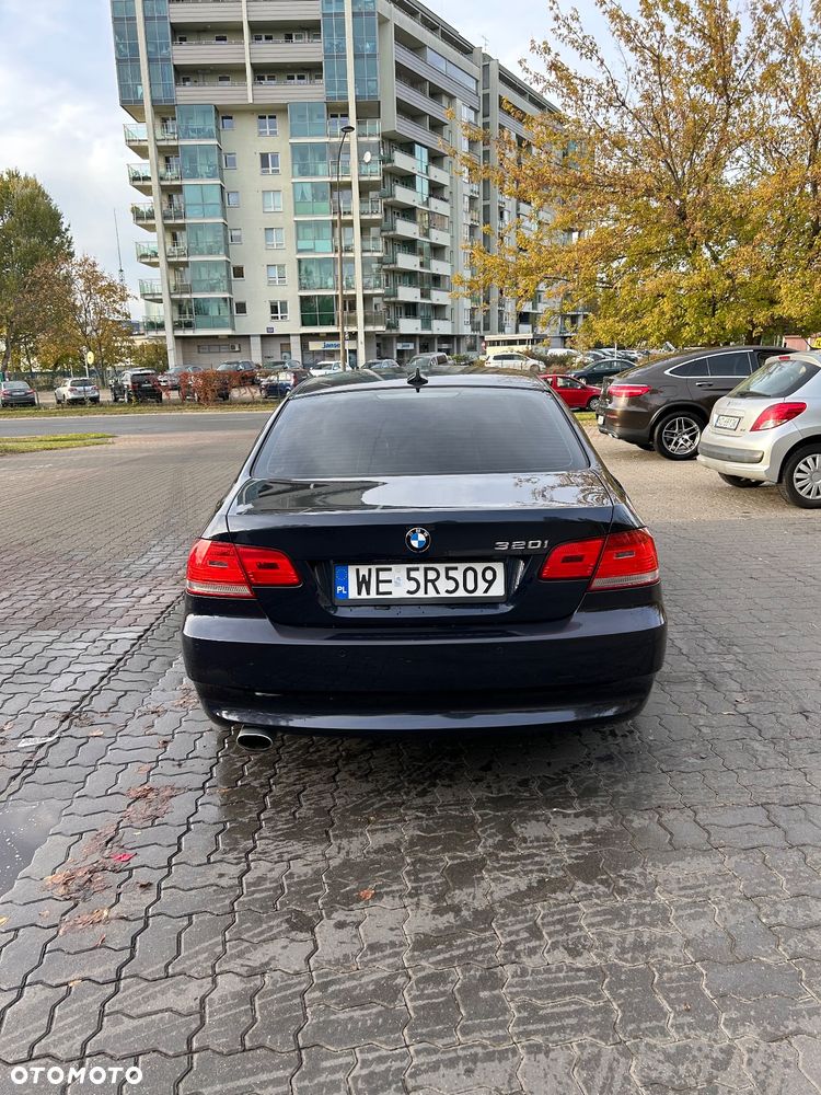 BMW Seria 3 320i - 9