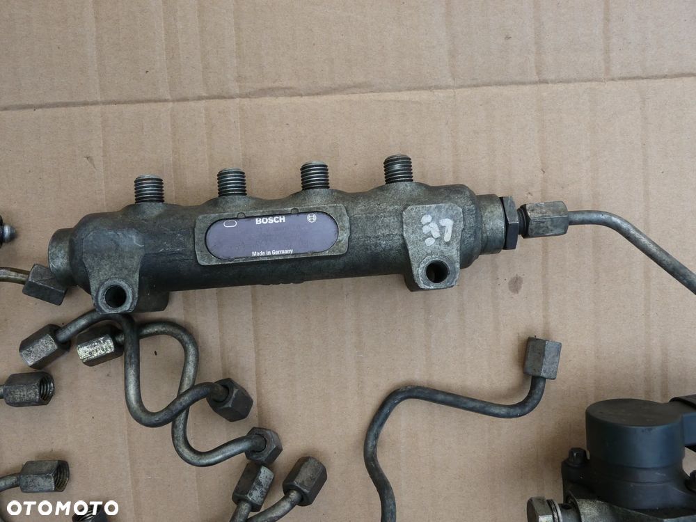 AUDI A8 D2 3.3 TDI AKF ROZDZIELACZ PALIWA 057130763A 057130764 - 3