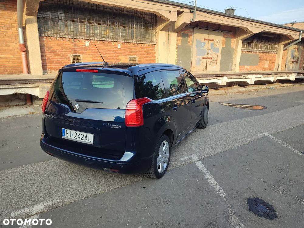 Peugeot 5008 2.0 HDi Family 7os - 8