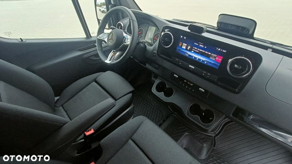 Mercedes-Benz Sprinter Furgon 319 CDI L4H2 - 13