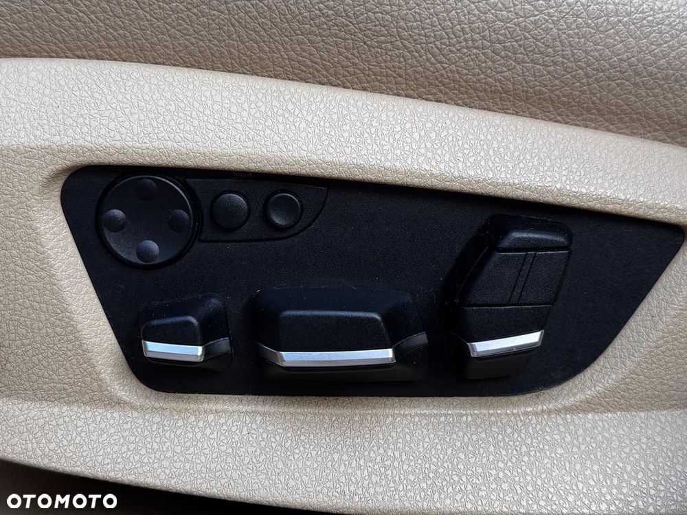 BMW Seria 5 530d xDrive Luxury Line - 22