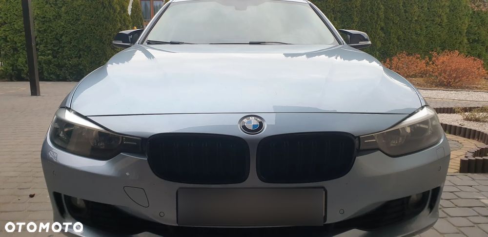 BMW Seria 3 328i Luxury Line - 4