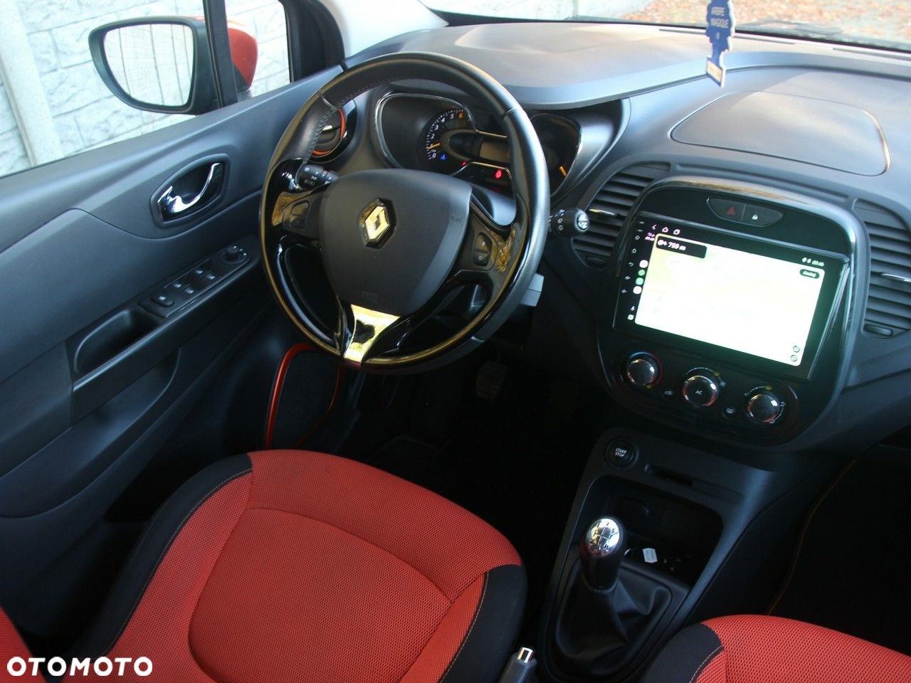 Renault Captur - 27