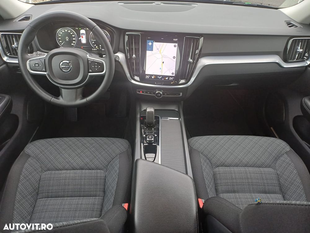 Volvo V60 B4 MHEV AT8 FWD Momentum Pro - 10