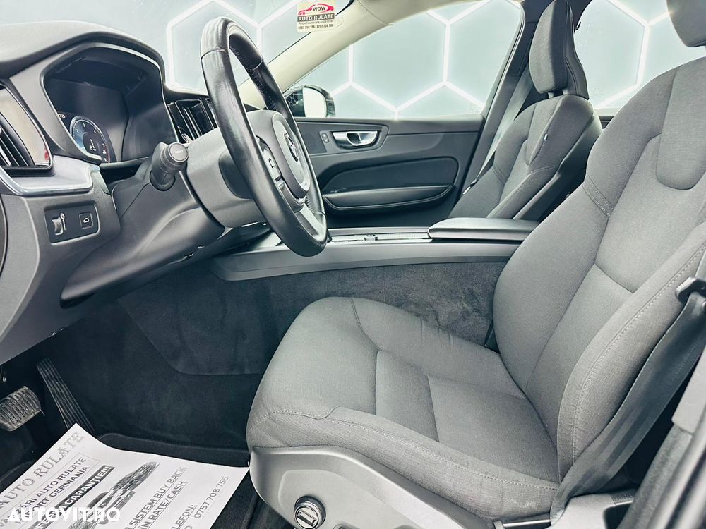 Volvo XC 60 B4 MHEV AT8 FWD Momentum Pro - 11