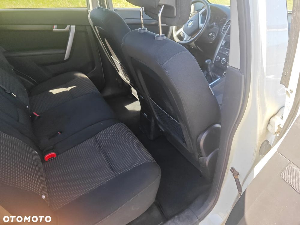 Chevrolet Captiva 2.0 d LS - 17