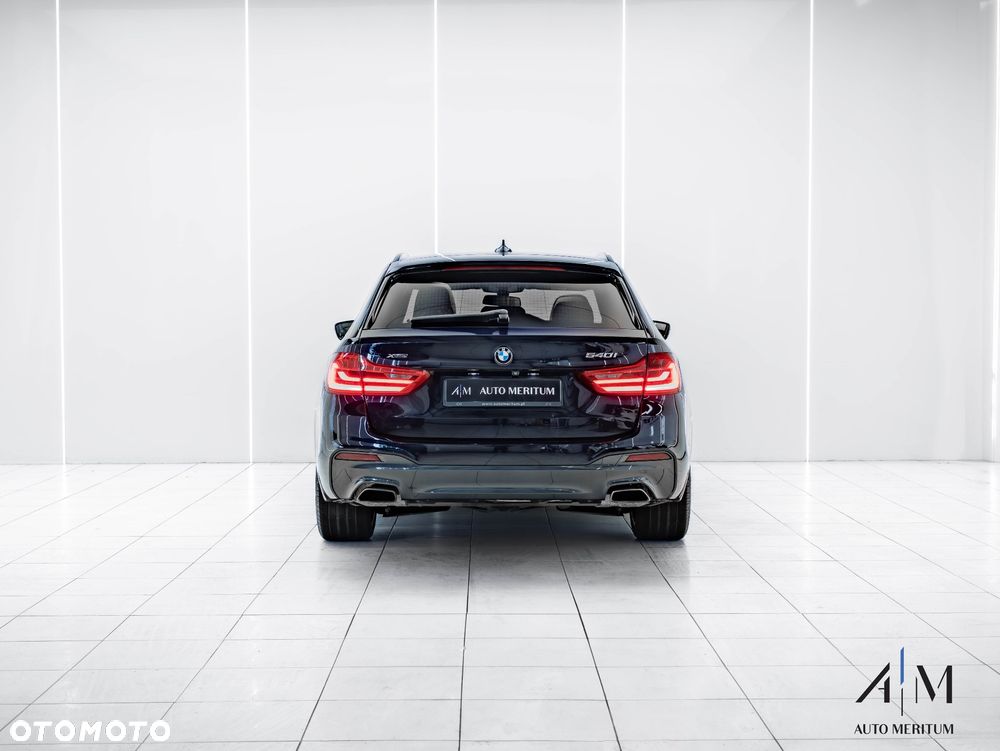 BMW Seria 5 540i xDrive - 10