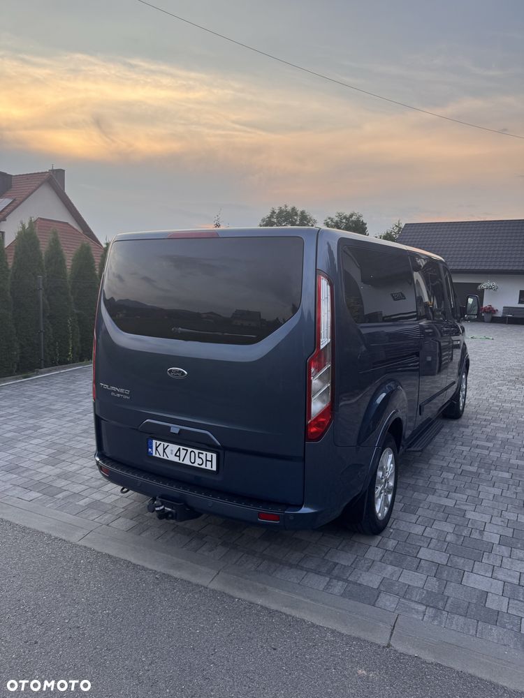 Ford Tourneo Custom - 5