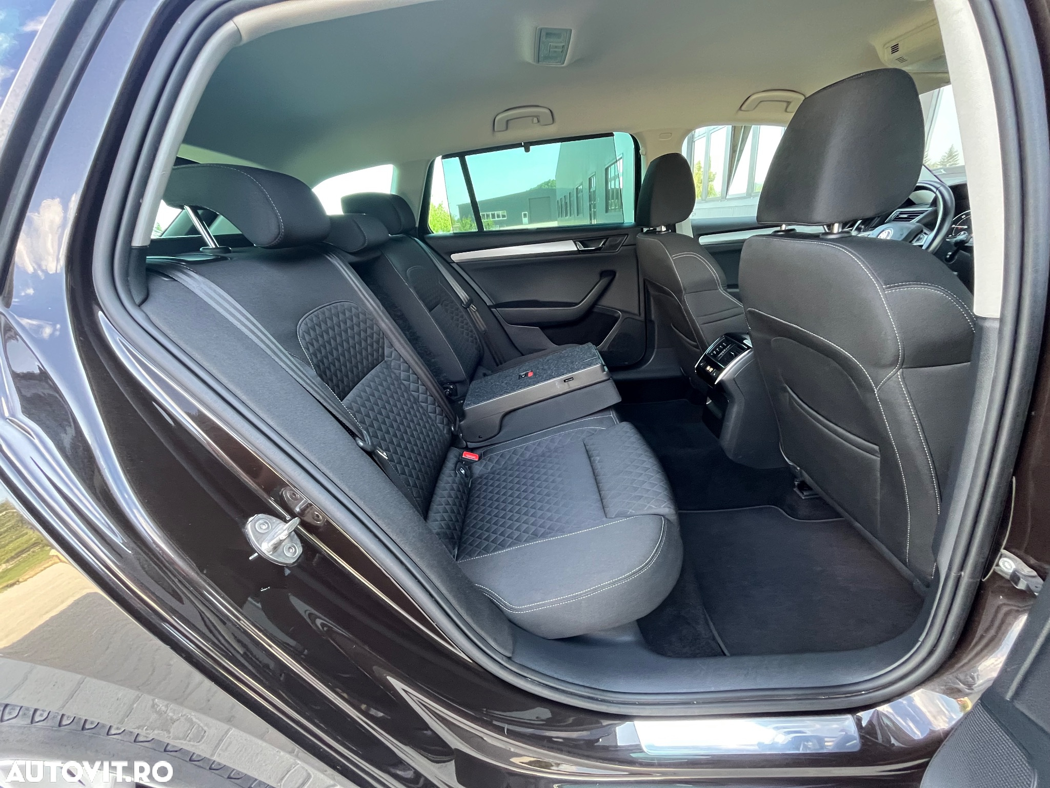 Skoda Superb Combi 1.6 TDI DSG Style - 16
