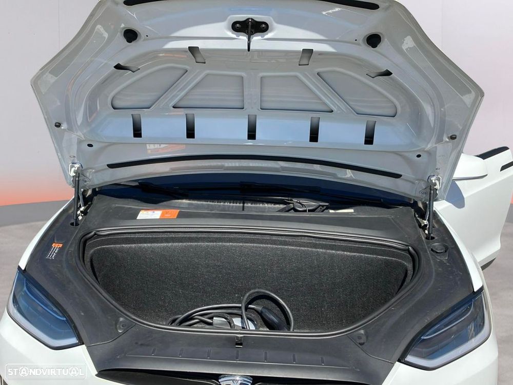 Tesla Model X P100D - 9