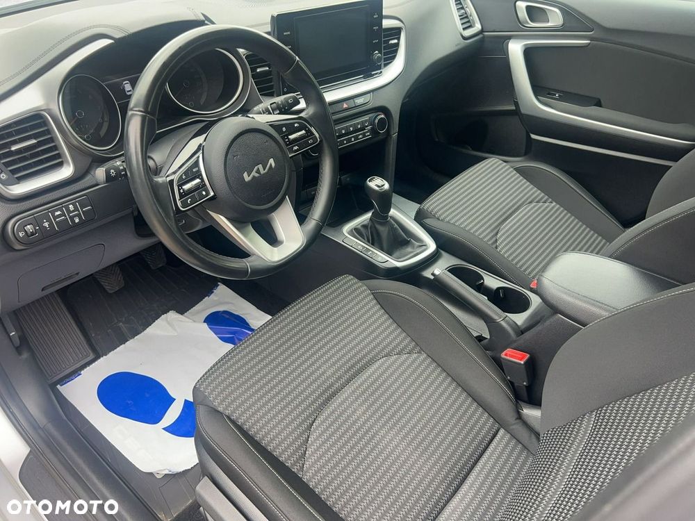 Kia Ceed - 12