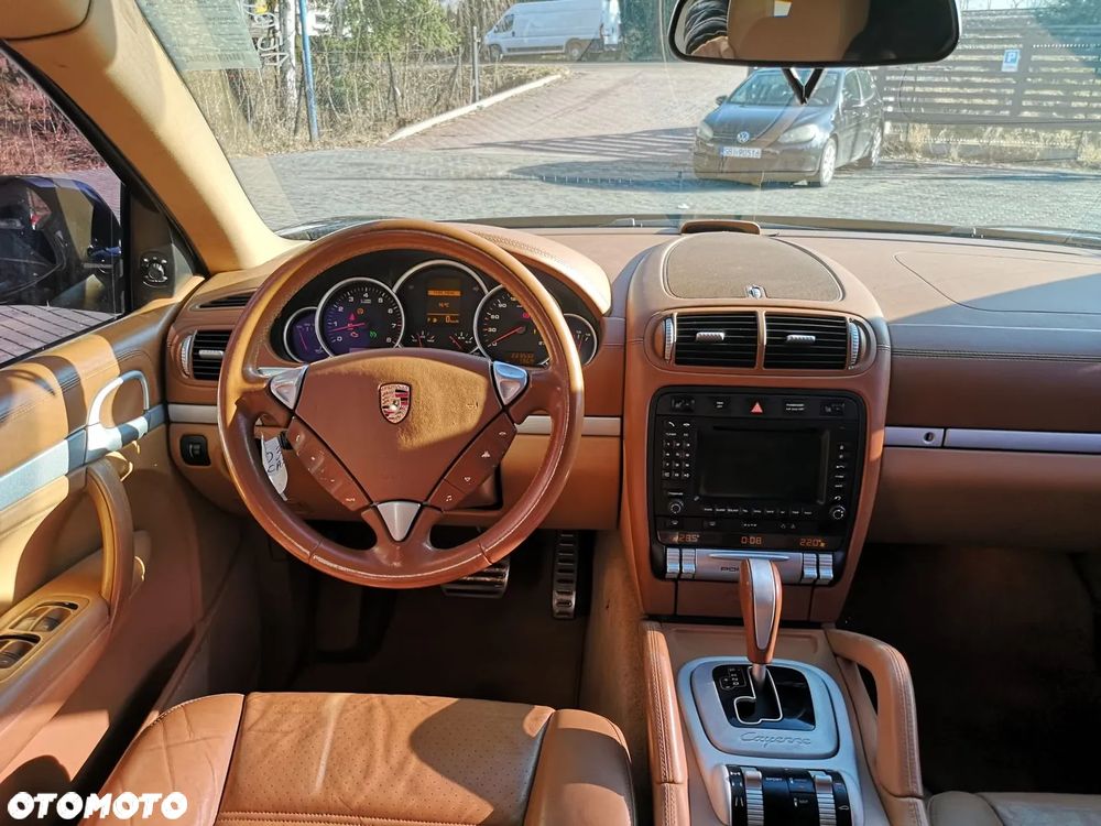Porsche Cayenne - 30