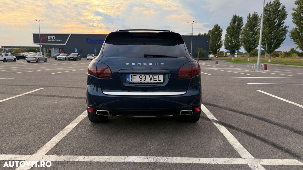 Porsche Cayenne 3.0 L V6 - 4