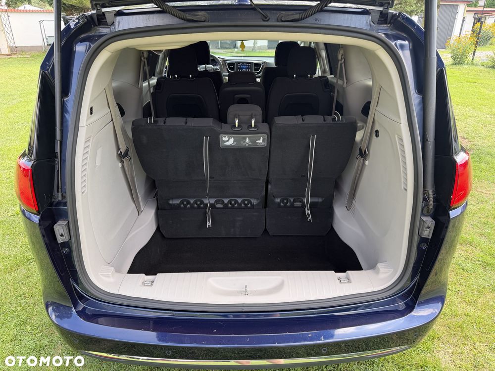 Chrysler Pacifica - 28