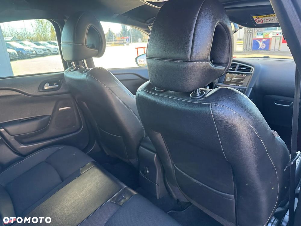 Citroën DS4 1.6 e-HDi SoChic MCP - 9