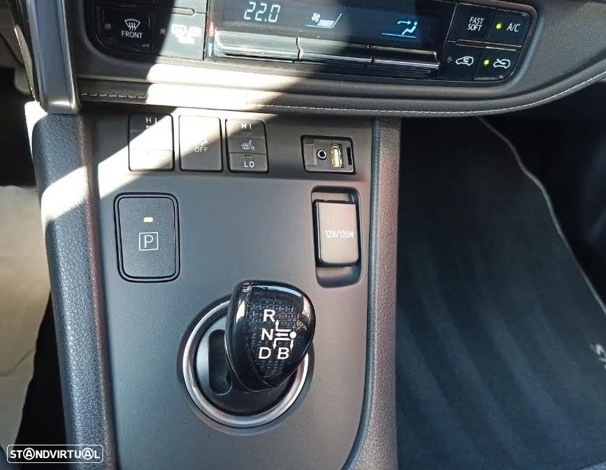 Toyota Auris Touring Sports 1.8 HSD Exclusive - 6