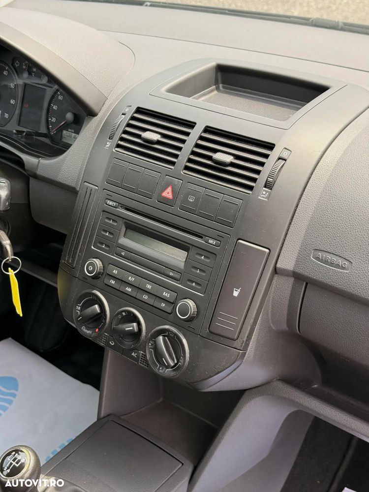 Volkswagen Polo 1.2 Attractive - 10