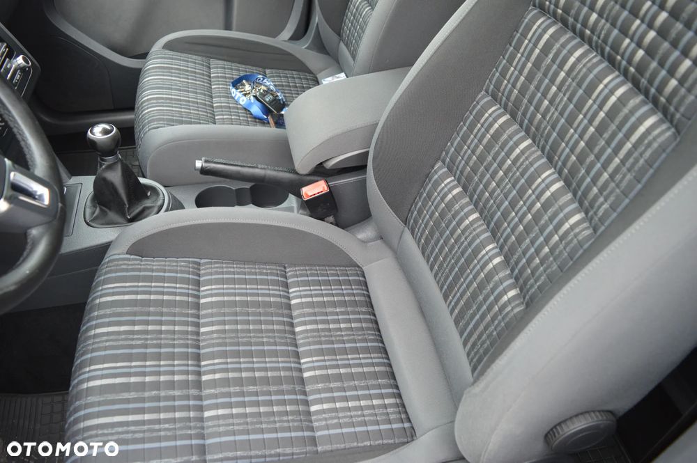 Volkswagen Touran 1.6 TDI DPF Cross - 19