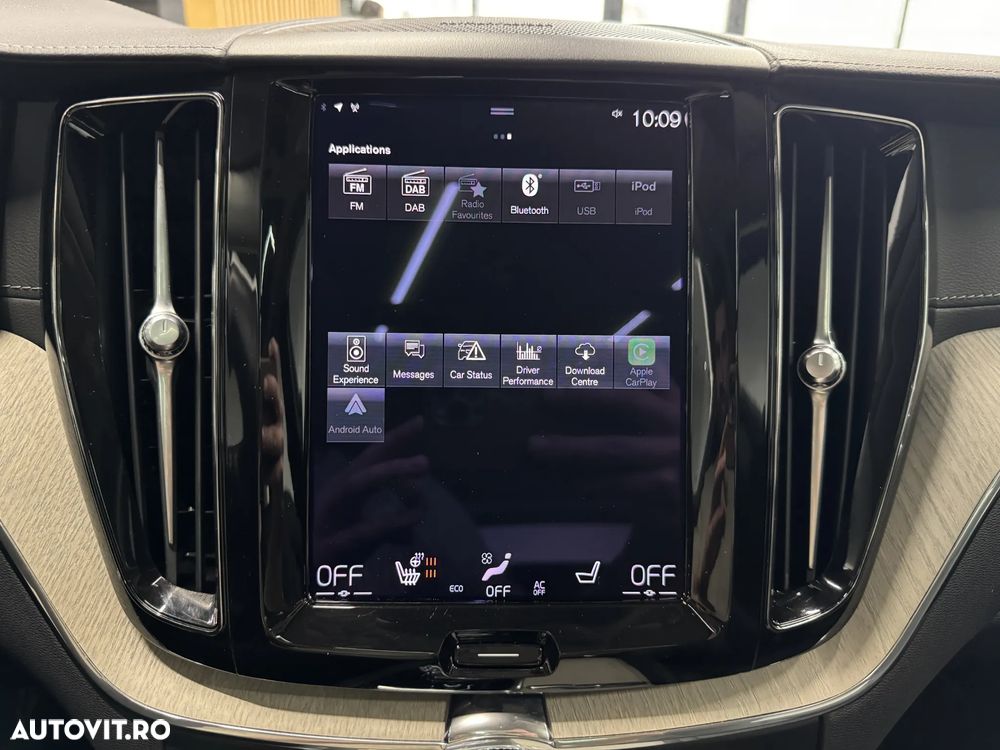 Volvo XC 60 T6 AWD Recharge Geartronic Inscription - 19