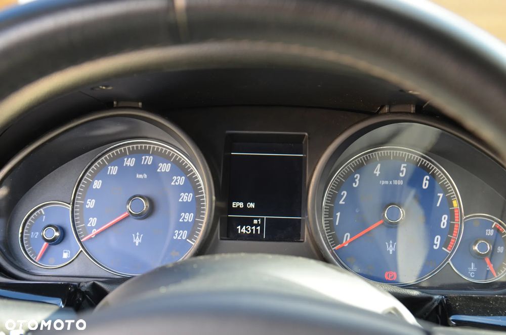 Maserati GranCabrio Sport - 25