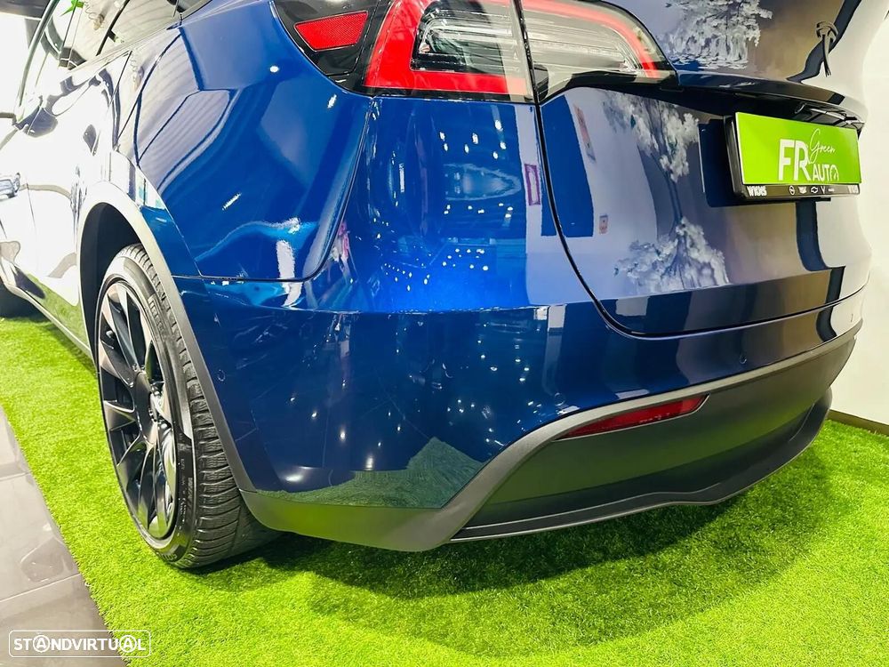 Tesla Model Y Long Range Dual Motor AWD - 18