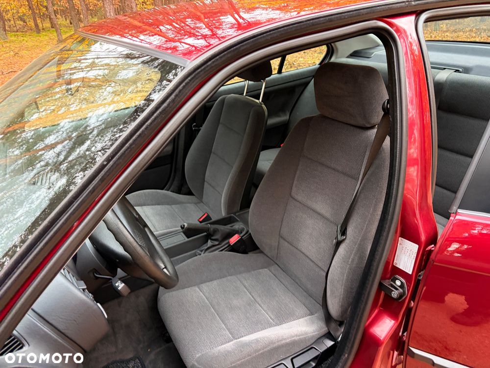 BMW Seria 3 316i - 14