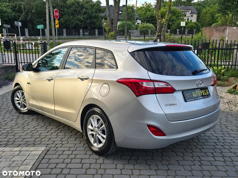 Hyundai i30 blue 1.6 GDI YES Gold - 9