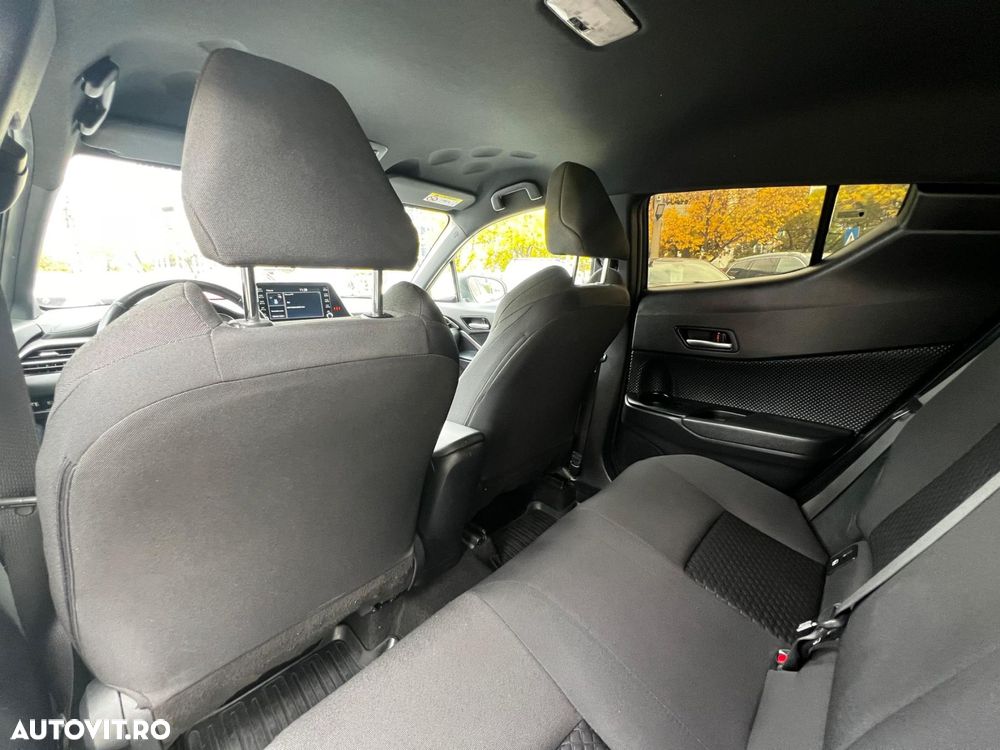 Toyota C-HR - 11