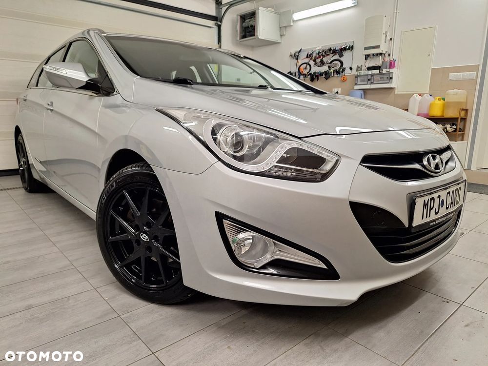 Hyundai i40 i40cw 1.6 Fifa World Cup Edition - 1