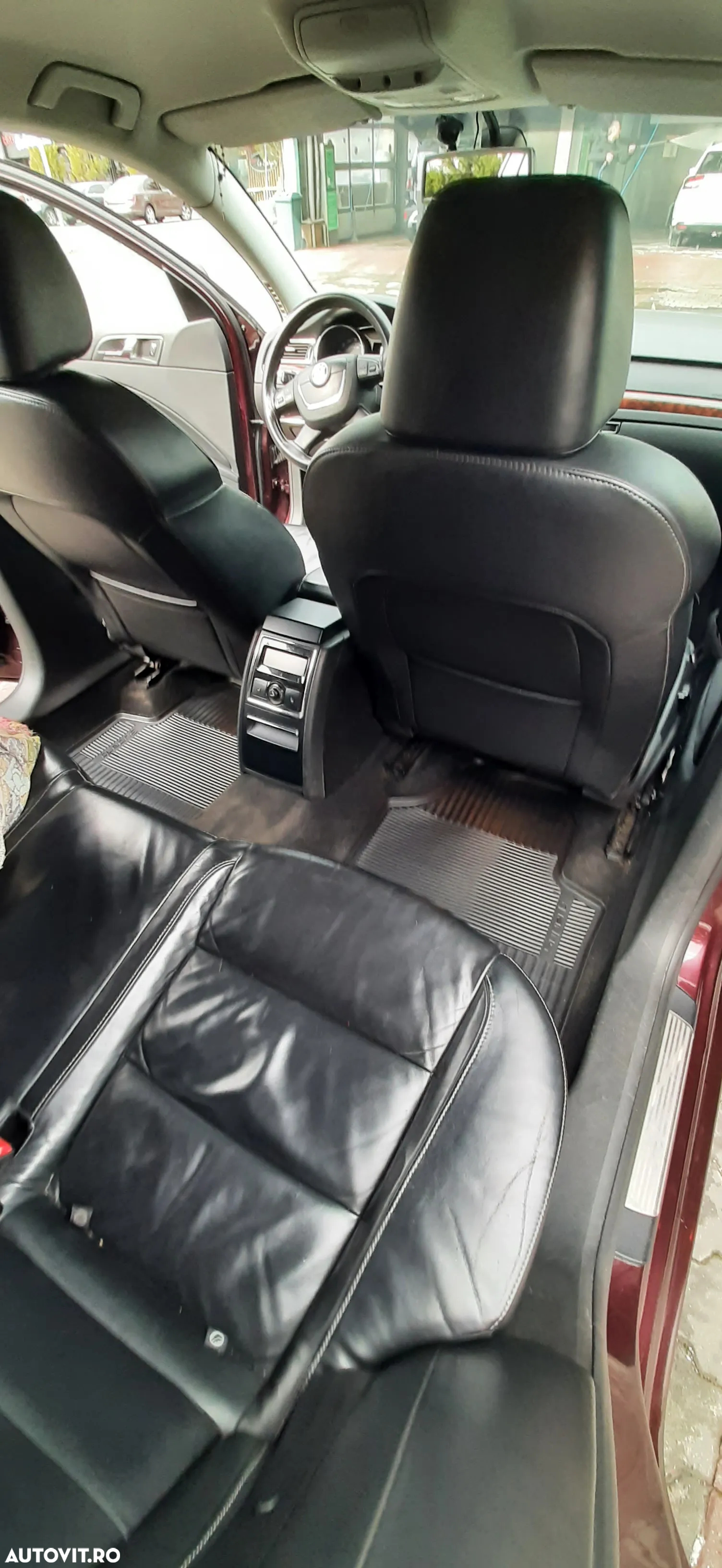 Skoda Superb 2.0 TDI Elegance DSG - 14
