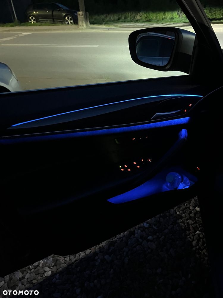 BMW Seria 5 520d - 27
