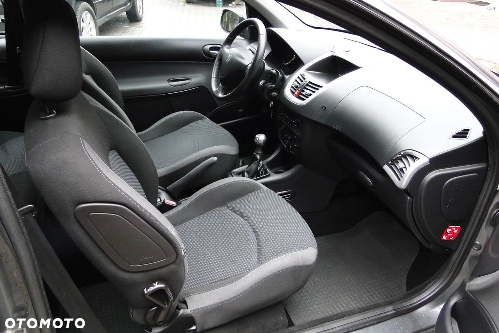 Peugeot 206 plus - 12