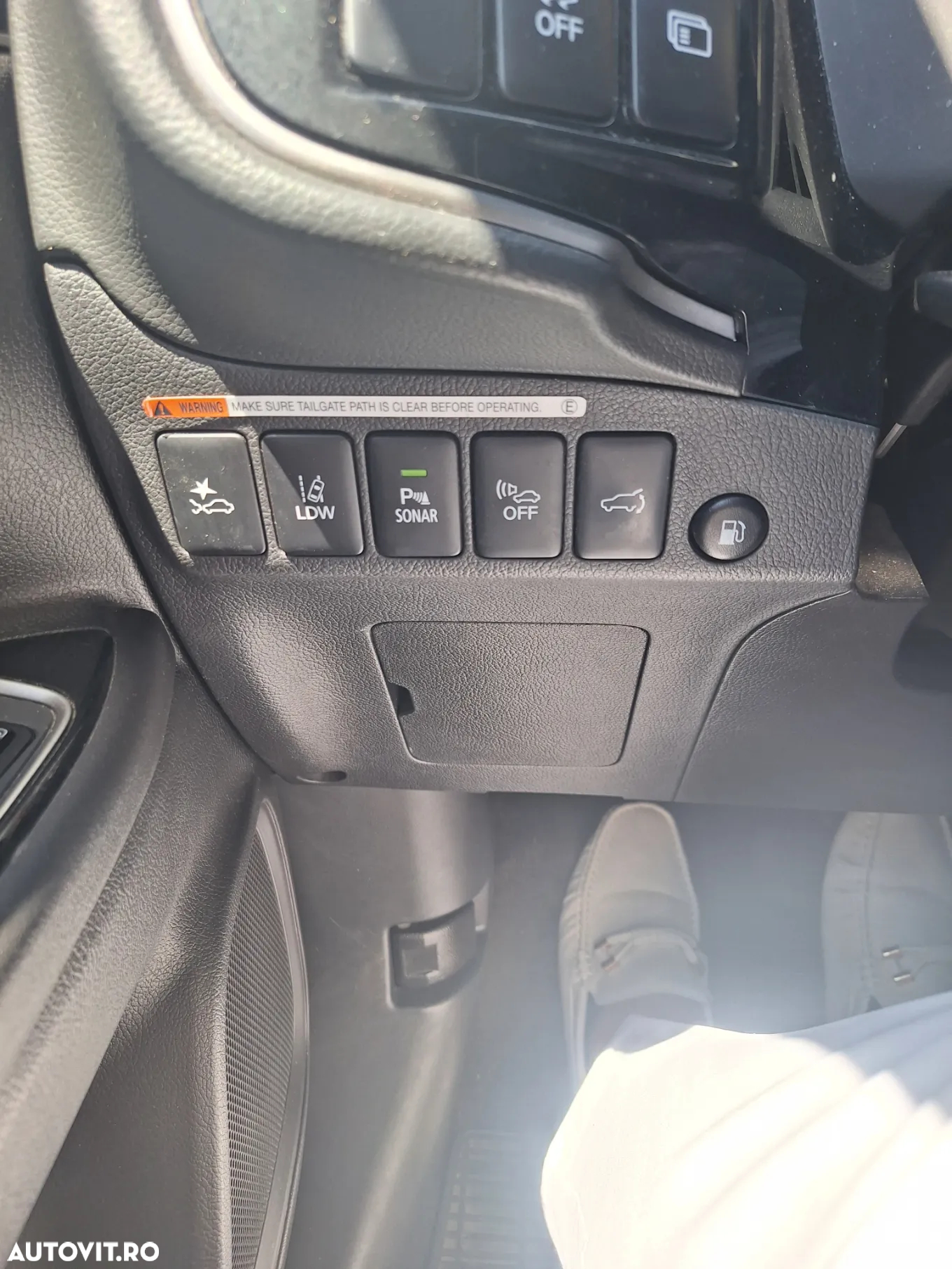 Mitsubishi Outlander 2.4 4WD Plug-In Hybrid Top - 17