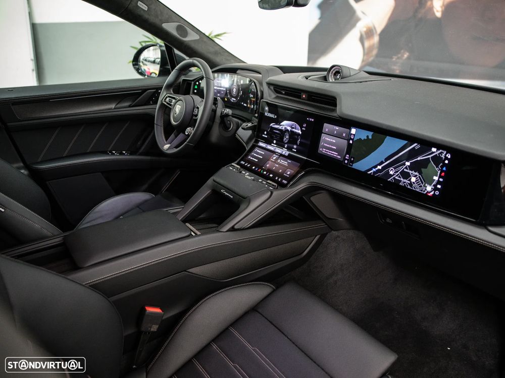 Porsche Cayenne Electric Turbo - 44