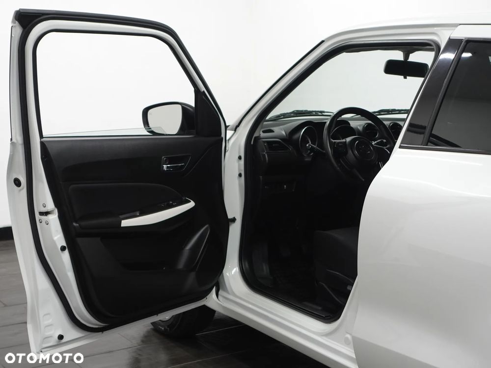 Suzuki Swift 1.2 Dualjet Allgrip Comfort - 17