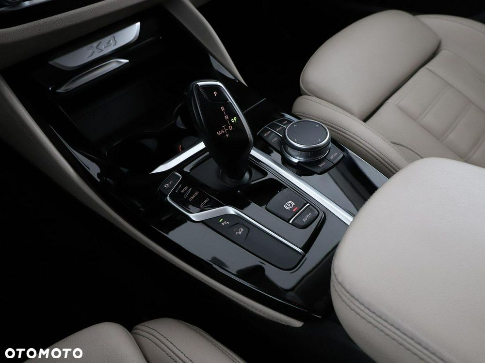 BMW X4 xDrive25d xLine - 30