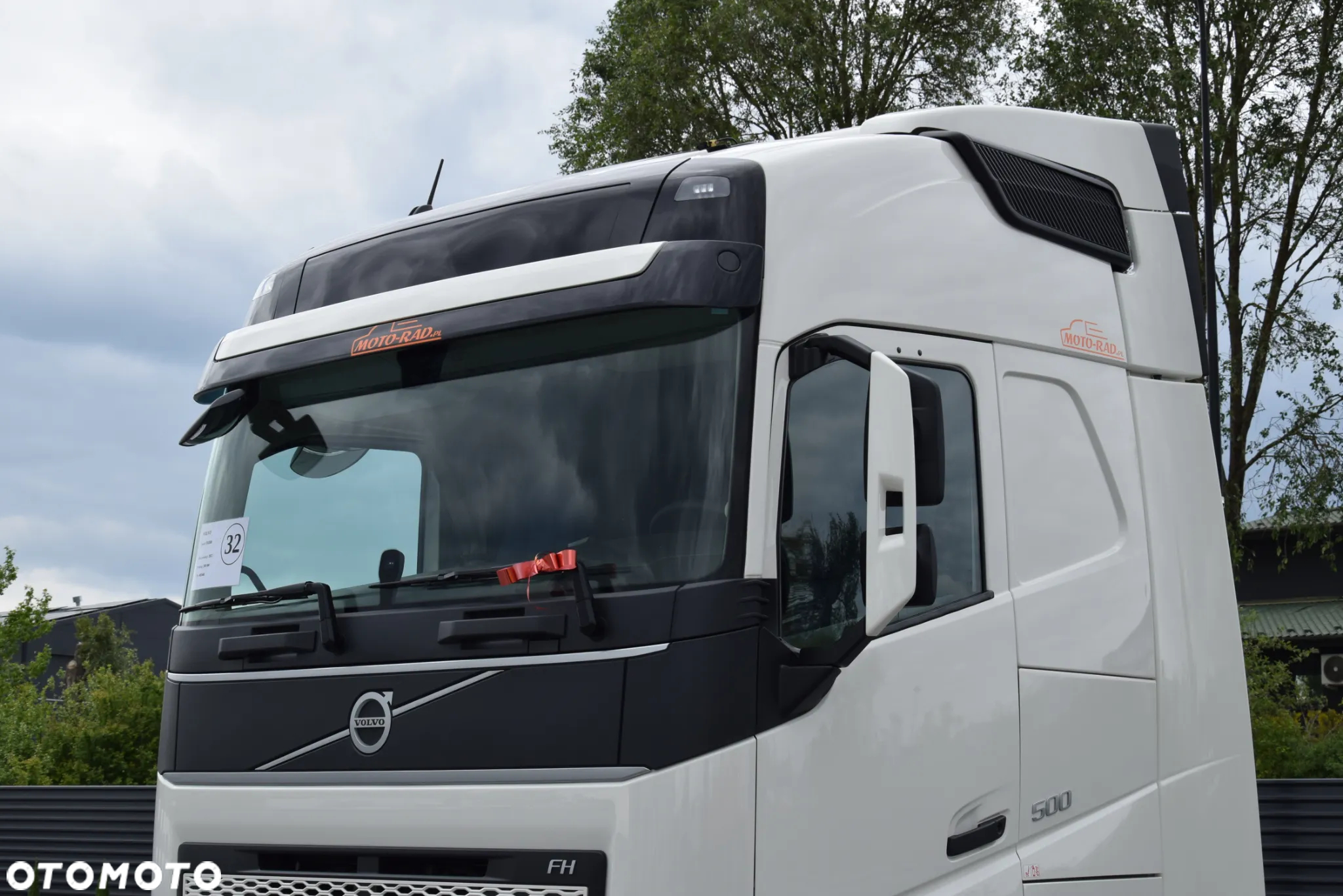 Volvo FH500 / EURO 6 / NOWY MODEL / KLIMATYZACJA POSTOJOWA / ACC / LEDY / 2 ZBIORNIKI PALIWA / FULL SPILERY / 2022 / NISKI PRZEBIEG / SERWISOWANY / SPROWADZONY - 10