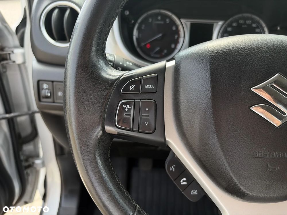 Suzuki Vitara 1.6 Premium 2WD - 23