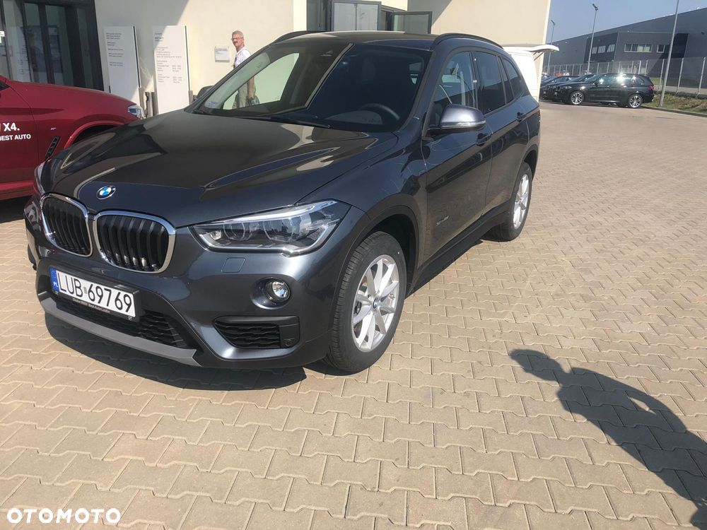 BMW X1 sDrive18i - 11