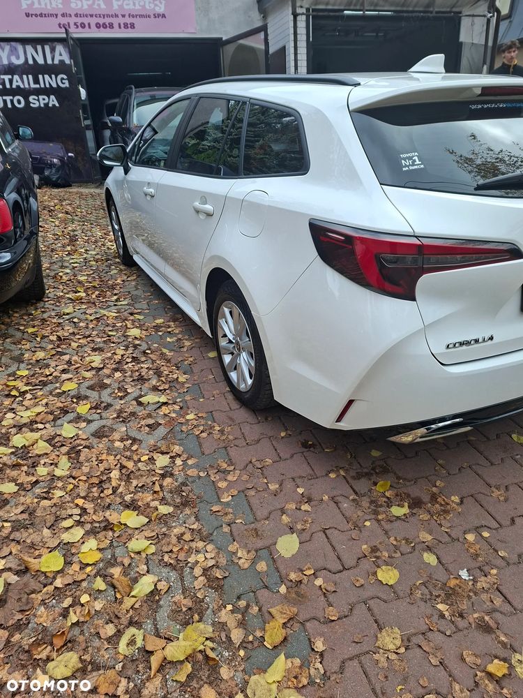Toyota Corolla - 4