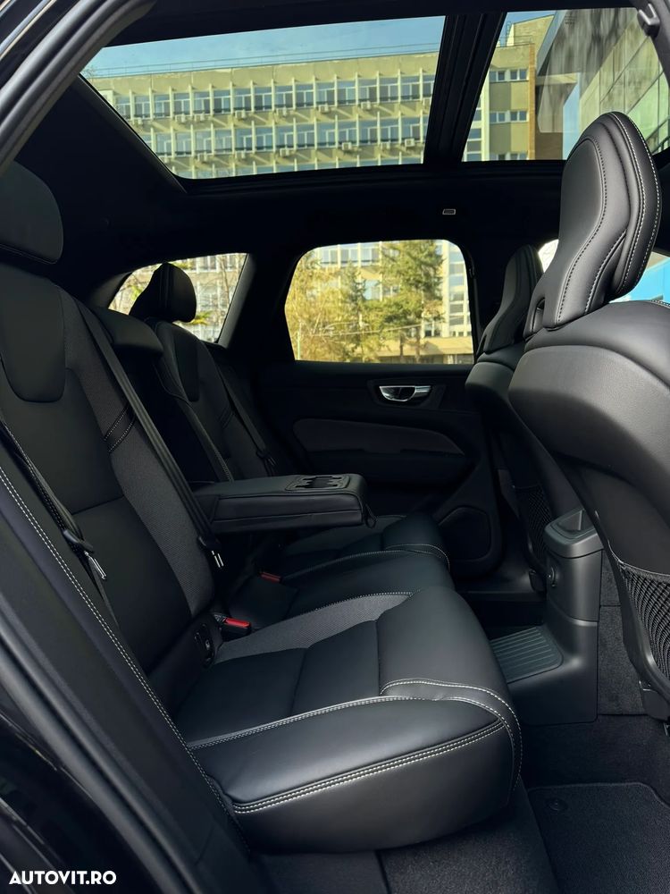 Volvo XC 60 T6 AWD AT PHEV Plus Dark - 16